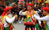 Trai làng Triều Khúc lẳng lơ với 